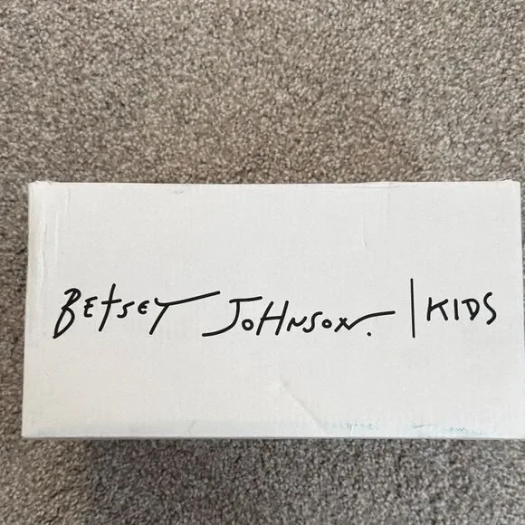 Betsey Johnson Kids Stylish Sandals with Flower detail - Picture 4 of 5